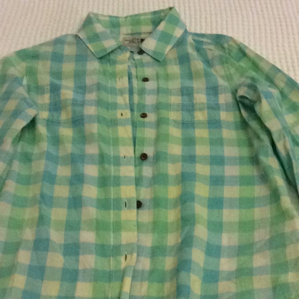 The North Face shirt light weight shirt.